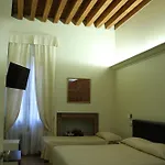 Otel Al Tiepolo Venedik